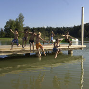 Piscina con spiaggia a Seefeld